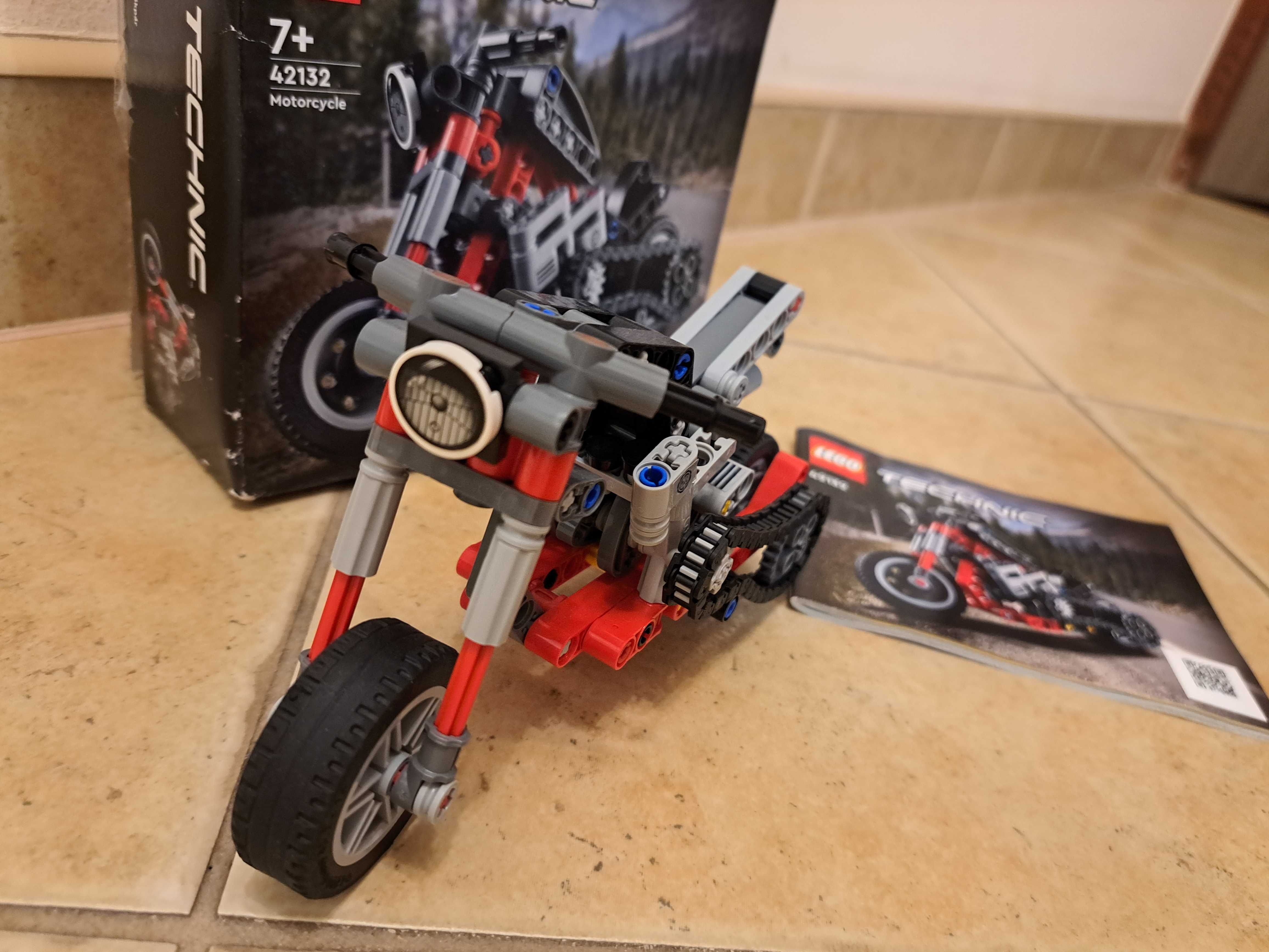 LEGO Technic Motocykl 42132 raz złożony