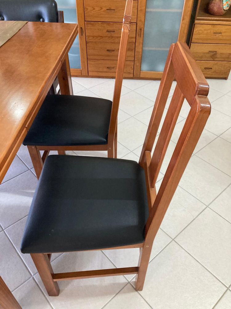 Vendo Conjunto de sala em Madeira