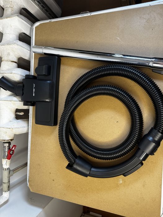 Пилосос Emerio CompactPro 800W з контейнером, потужний, стан гарний