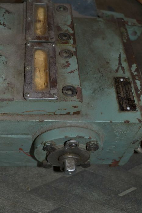 Насос многоотводный 12-4