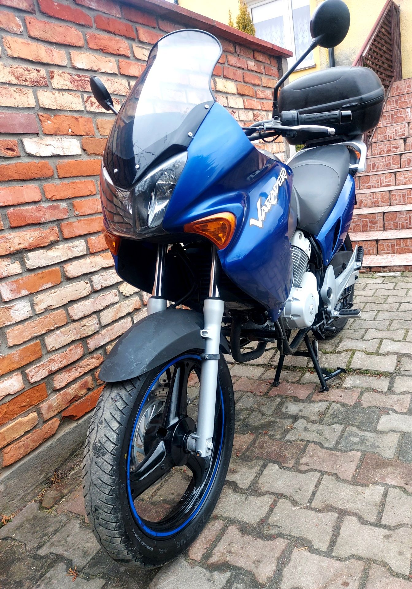 Honda Varadero 125 Kufer Szyba 2002R ***Transport Gratis ***