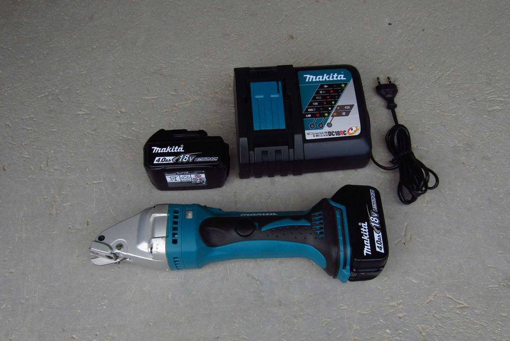 Nożyce do blachy akumulatorowe Makita DJS161  Made in Japan