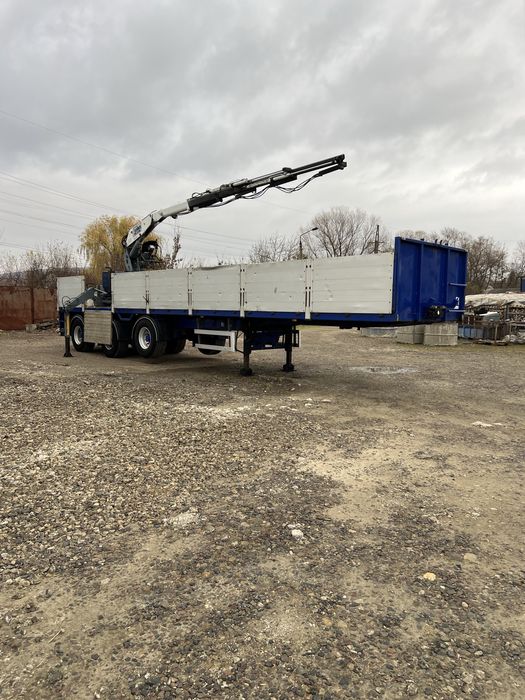 Напівпричіп Pacton з краном Kennis 16.000
