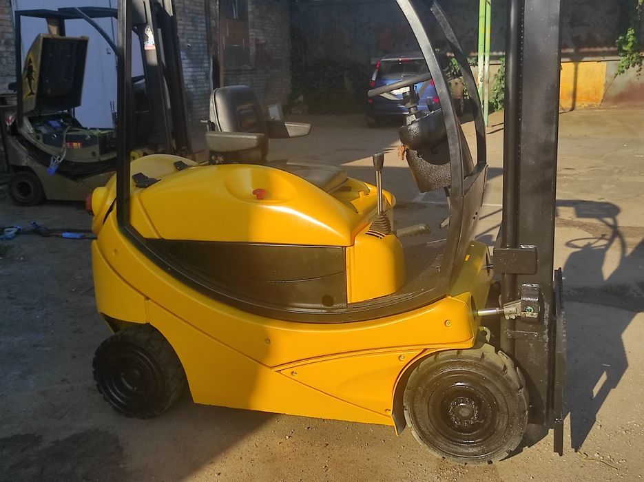 Навантажувач електричний