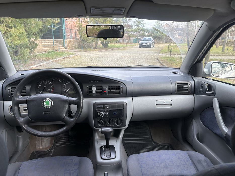 Skoda Oktavia tour 1.6 mpi автомат