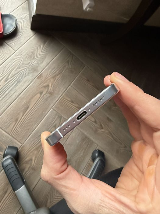 Apple iPhone 16 pro 256gb офицал