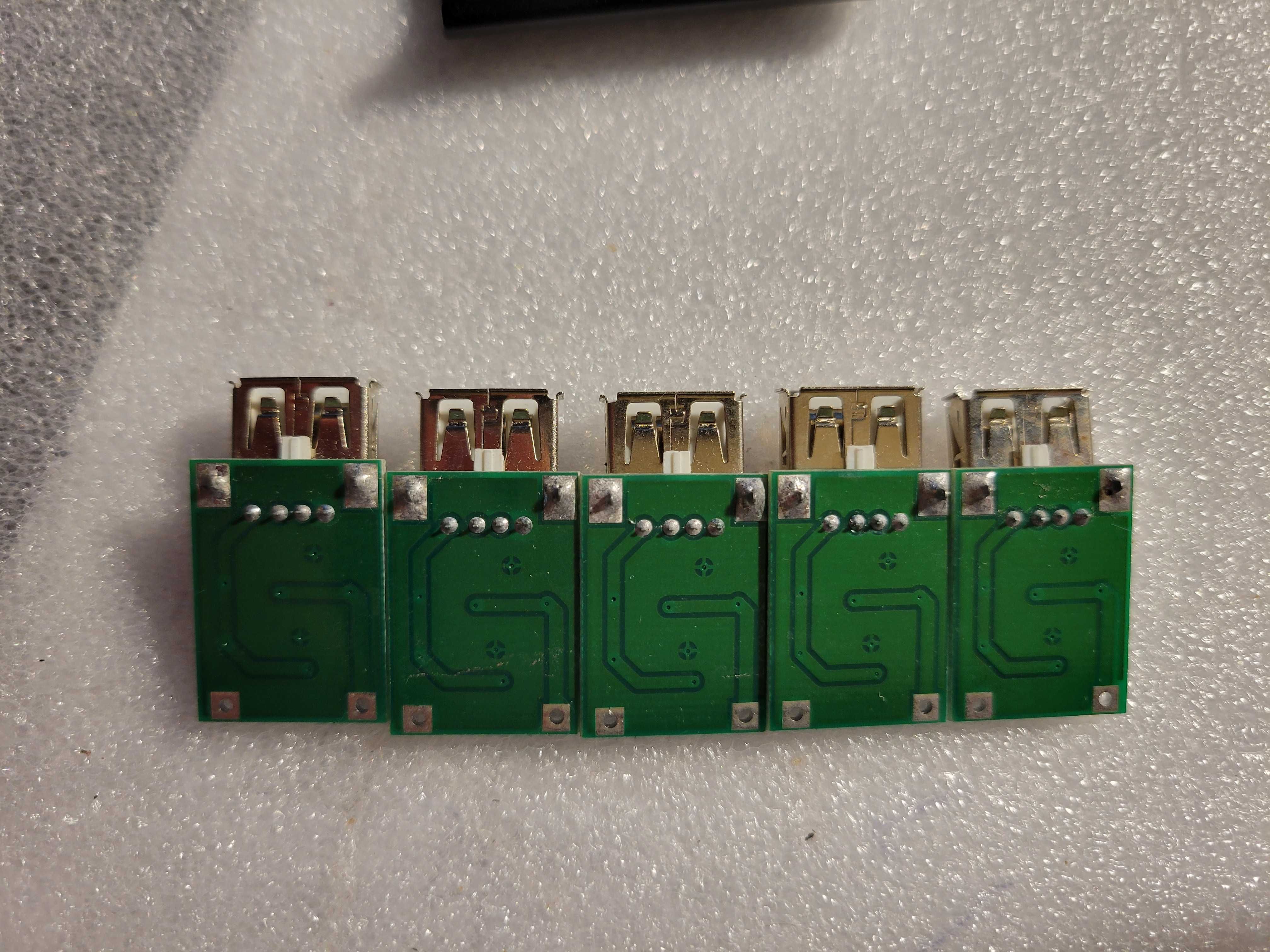 Підвищучий модуль 1.5В в 5В USB перетворювач підвищувач стабілізатор