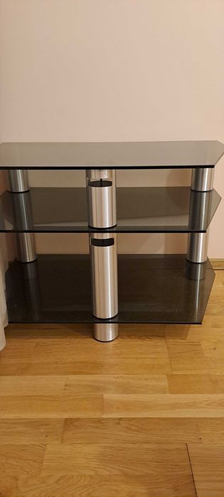 Sprzedam szklany stolik pod telewizor.