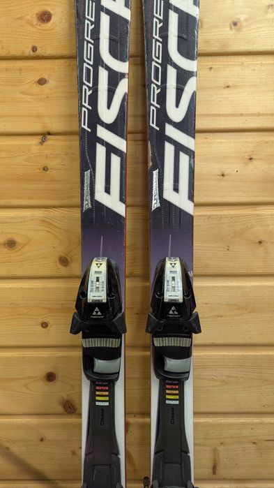 Narty FISCHER Progressor 175 cm + wiązanie FISCHER (720)