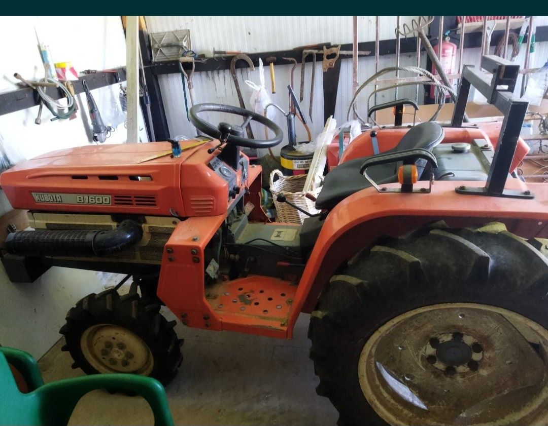 Trator Kubota B1600