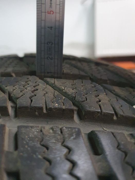 Komplet opon zimowych  215/65 R16C