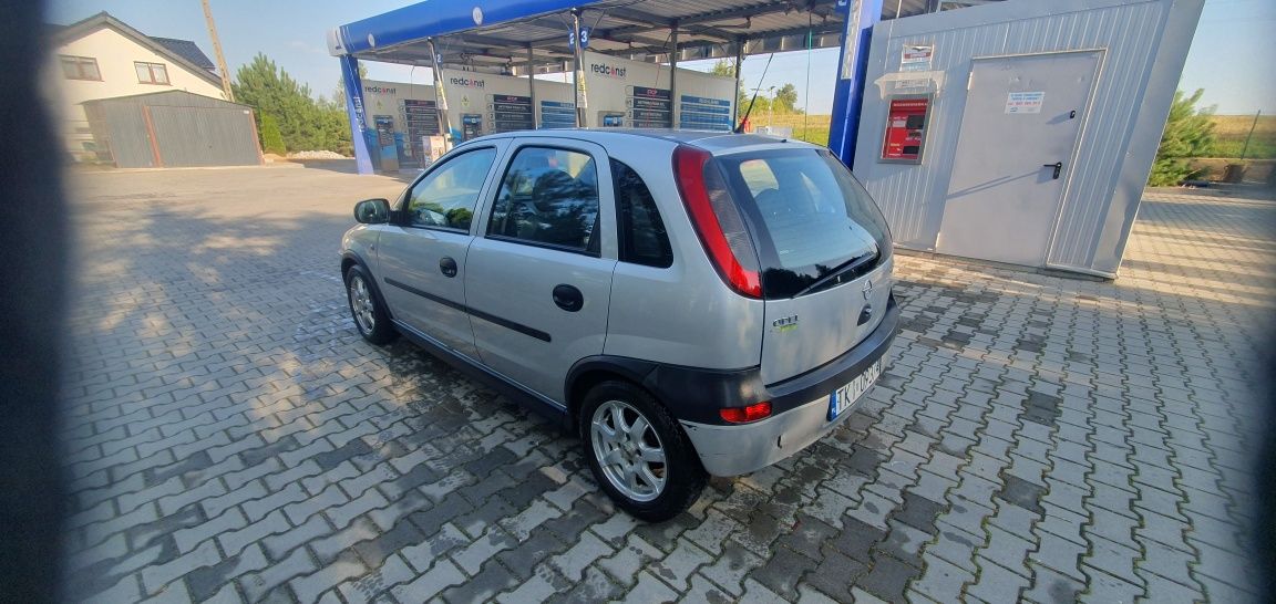 Opel corsa c 1.2  benzyna 2002