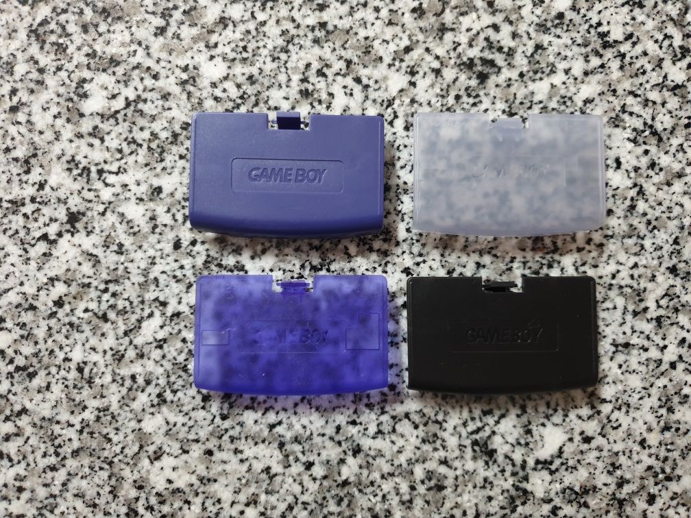 Tampas das pilhas GameBoy