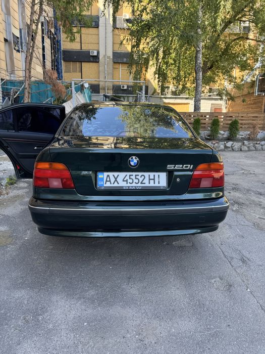 Bmw e39 520i (бмв)