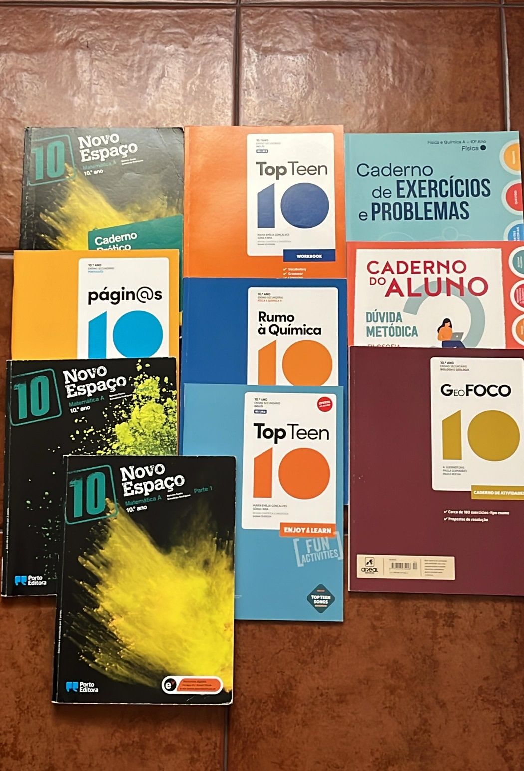 Vendo livros de actividades e manual 7° 8° 9° 10° 11° 12°