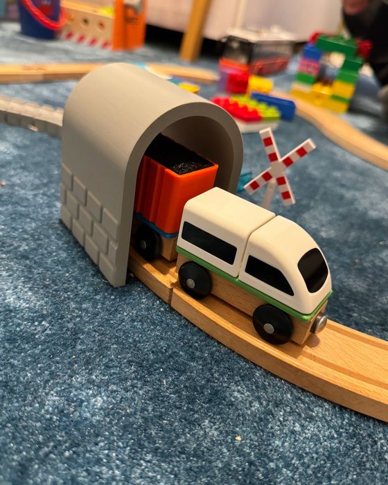 Tunel do kolejki drewnianej z Ikea Brio