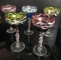 cinco taças antigas de vidro de várias cores pintado à mão