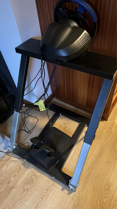 Volante para videojogos de autobilismo