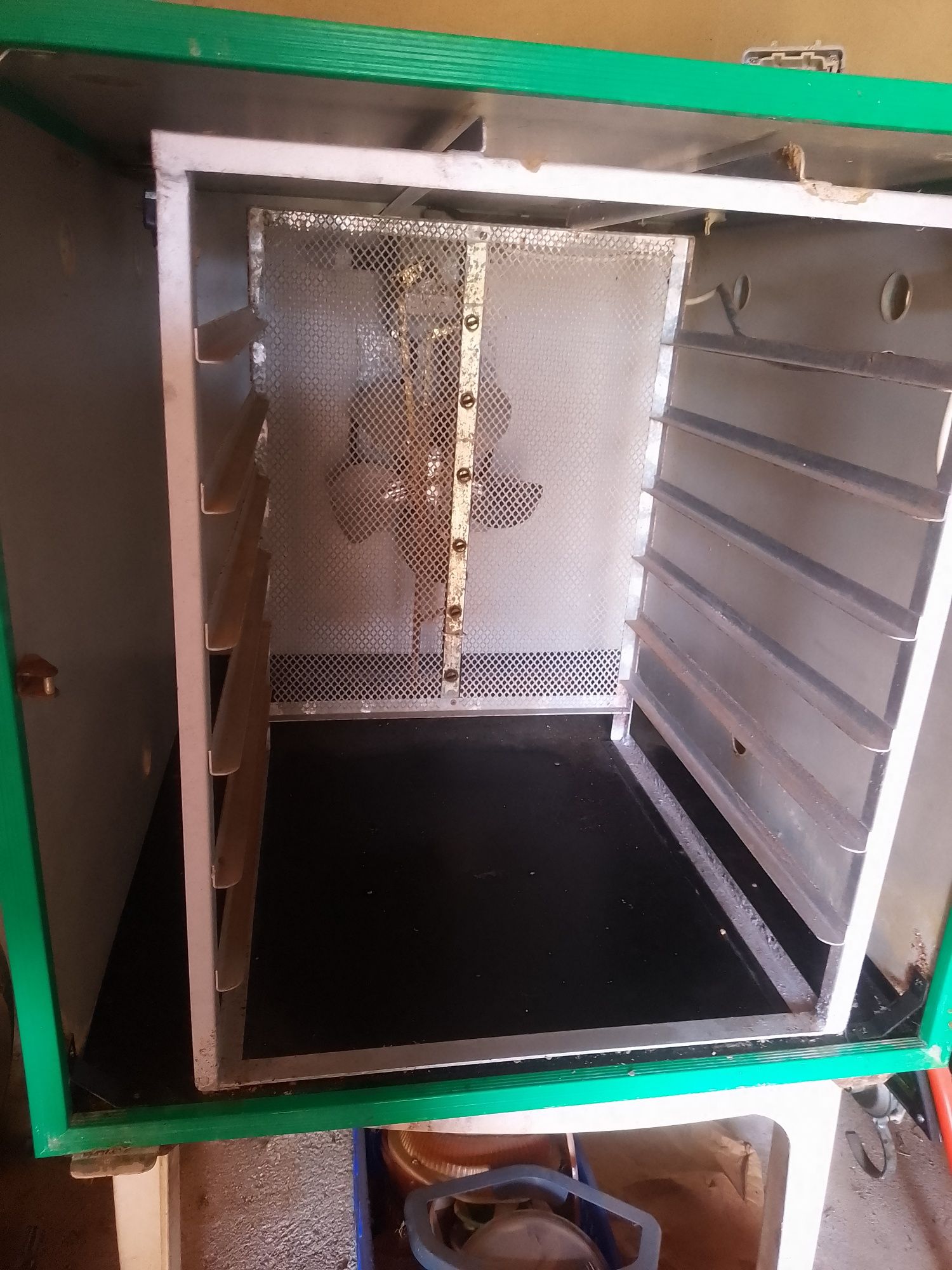 Incubadora FIEM capacidade 500ovos