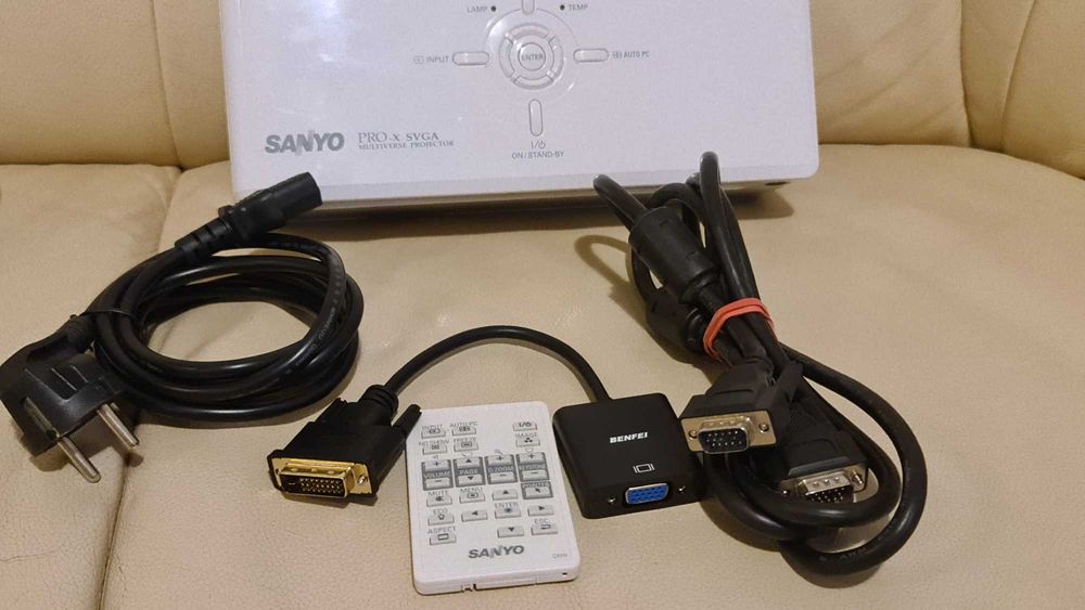 проектор Sanyo (майже новий)