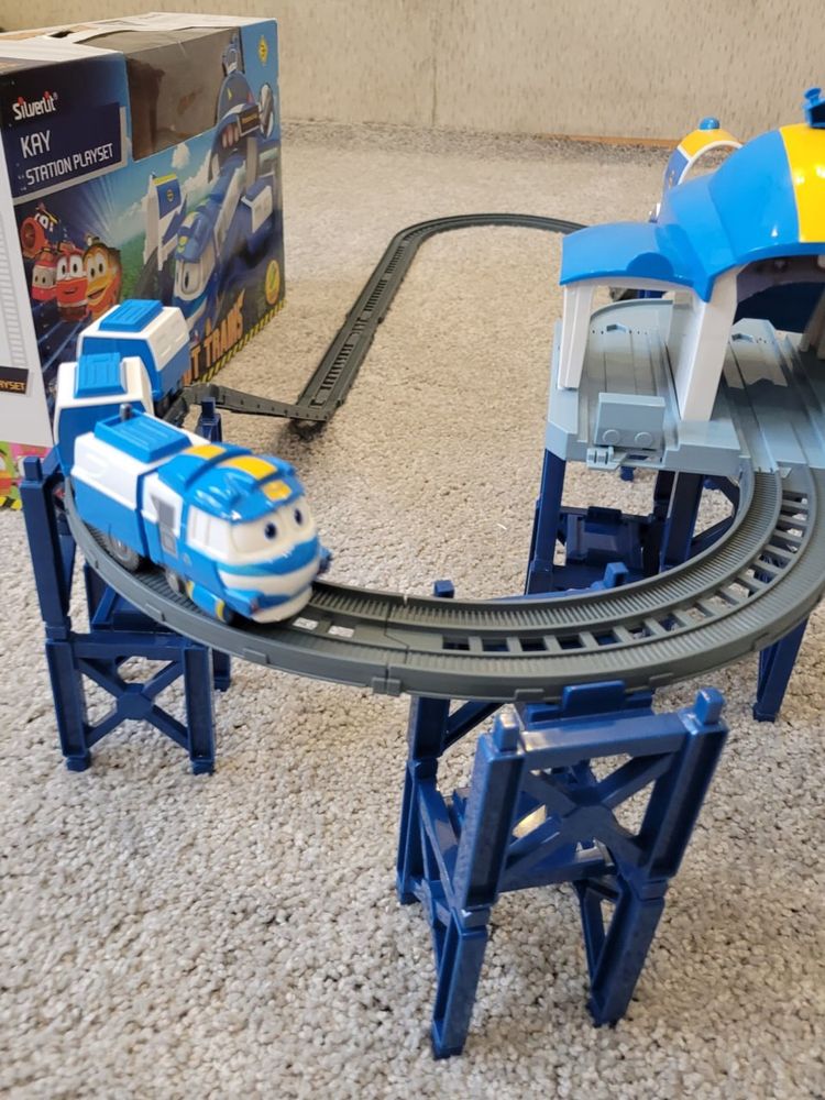 Ігровий набір Silverlit Robot Trains  залізна дорога станція Кея звук