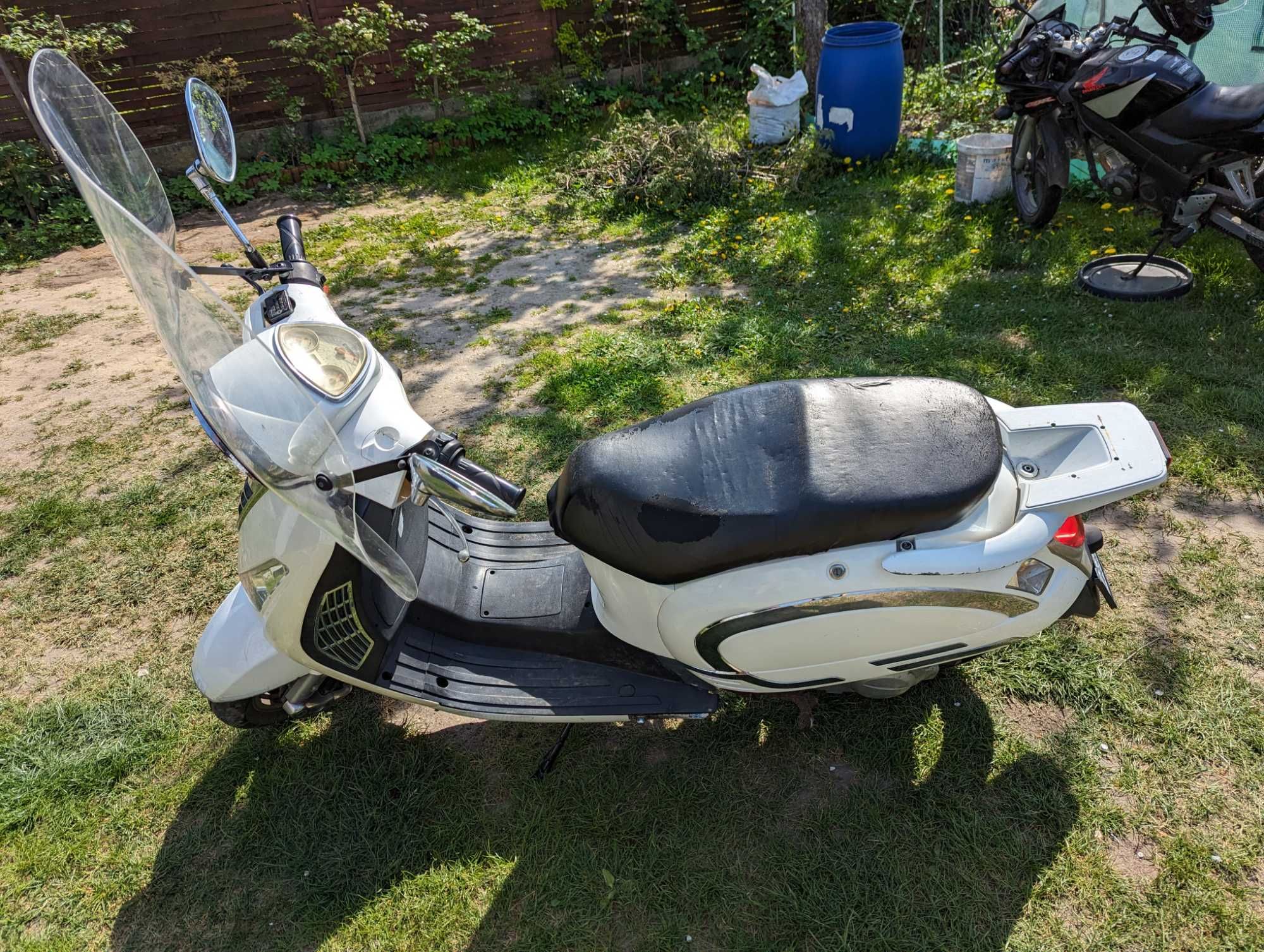 BENZHOU 4t 50 2014 dobry stan skuter typu vespa