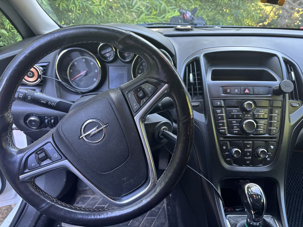 Opel astra j 2012 1.7cdti