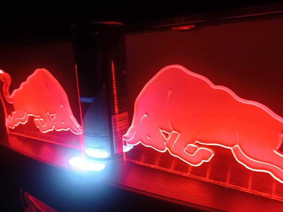 Base de exposição original Redbull para lata, com iluminação.