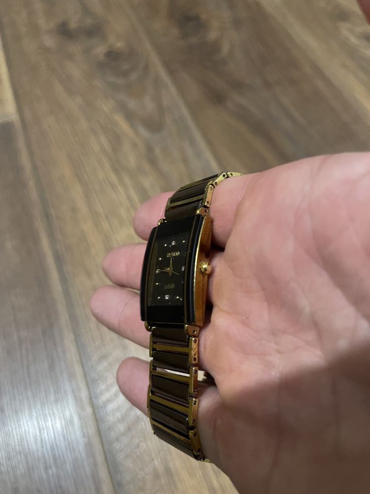 Rado часи  ,  стильний годинник