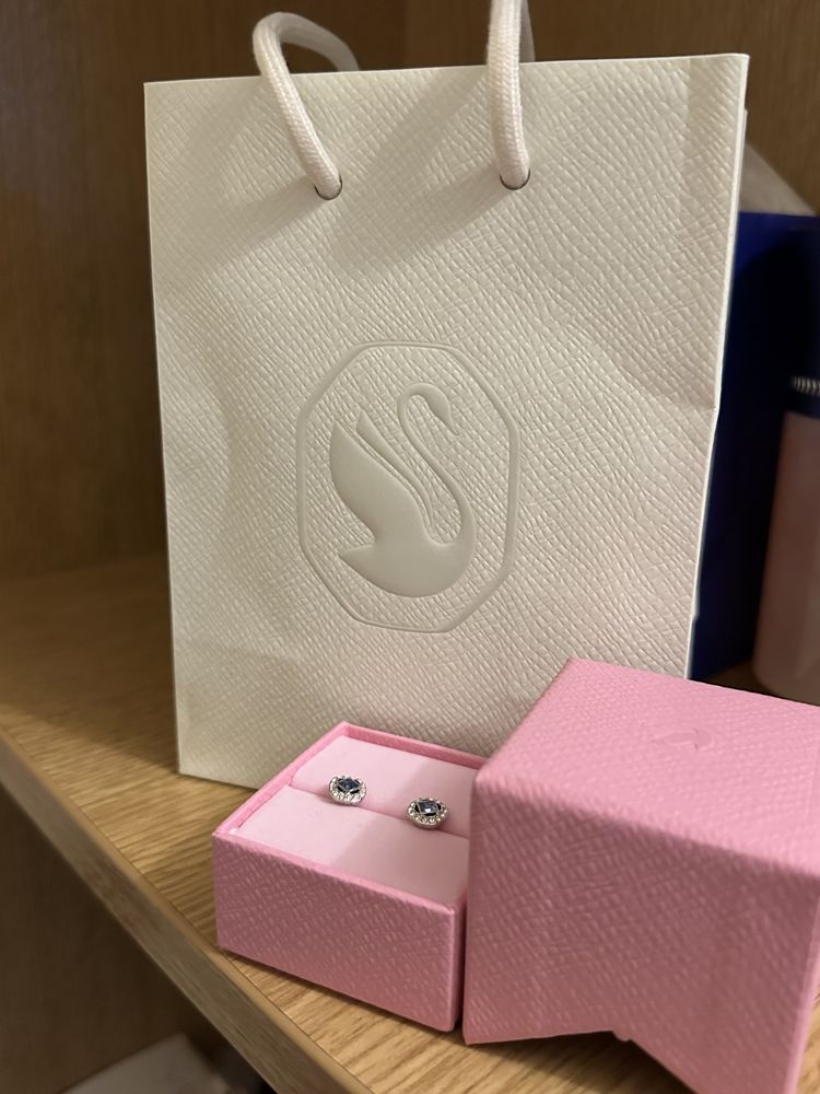 Swarovski сережки з голубим камінчиком
