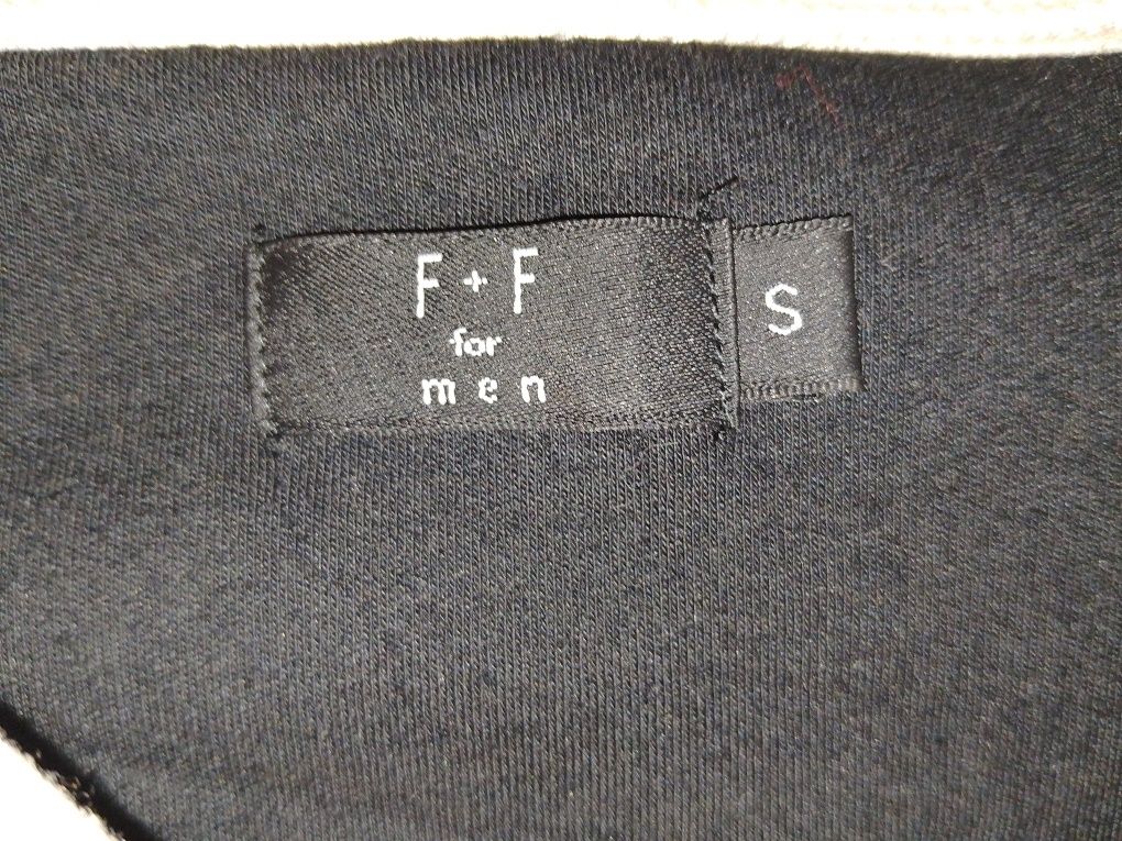 Футболка тепла F&F