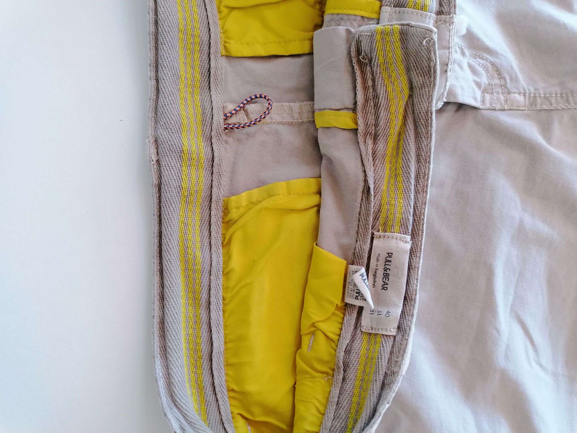 Calções bejes da Pull&Bear