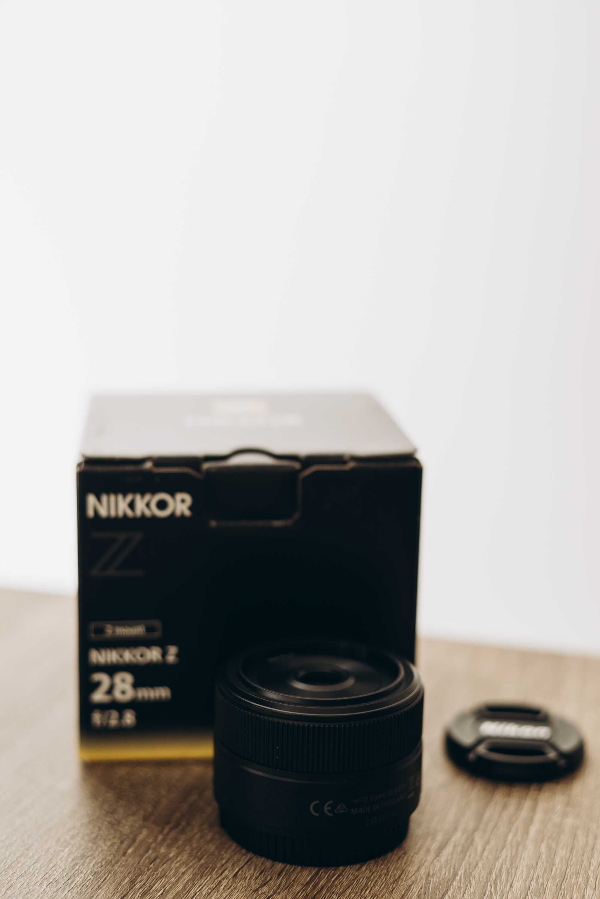 Nikon Z 28 мм f/2.8 (JMA105DA)