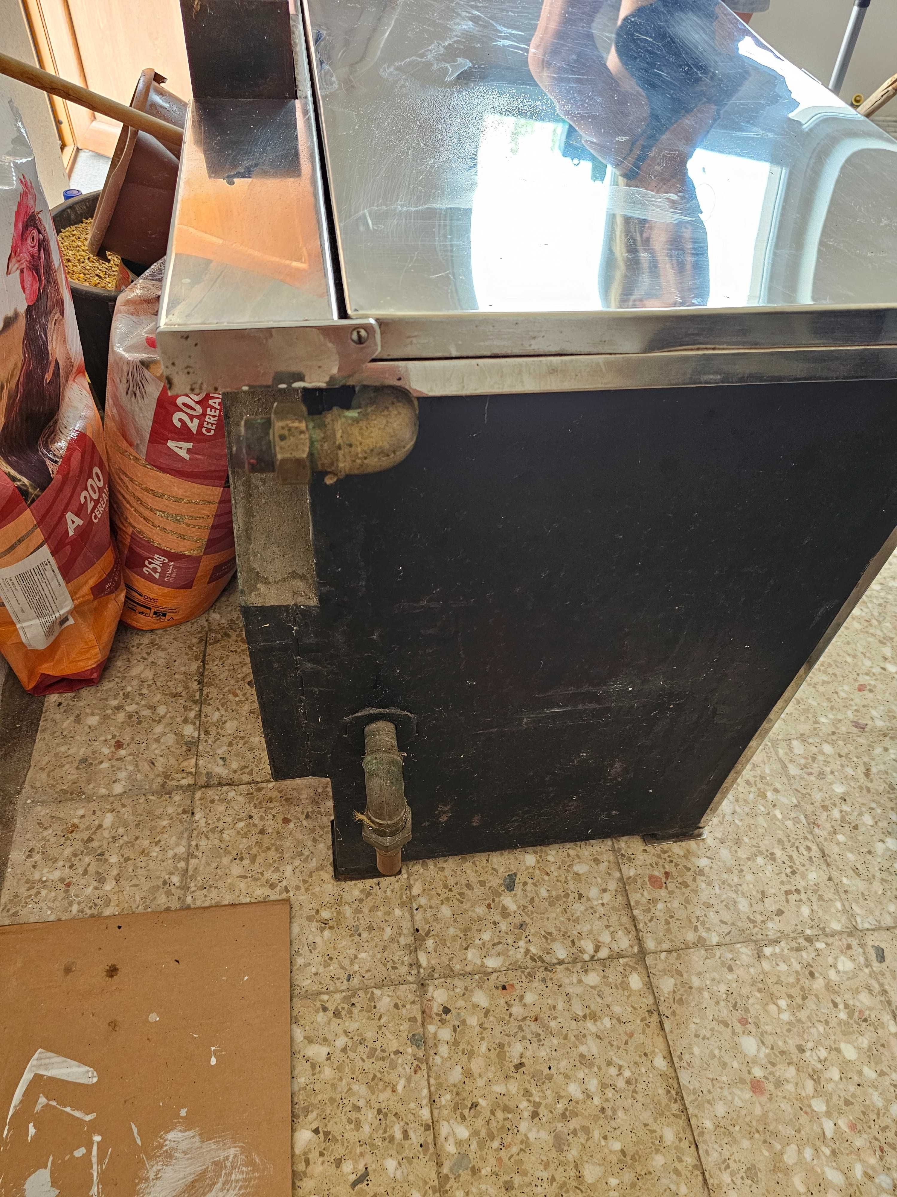 Fogao a lenha, aquecimento central e cozinha