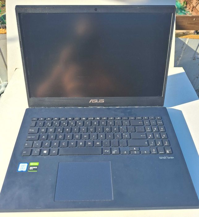 Portátil ASUS Laptop F571GT intel i5- 8GB - SSD256GB - 4Gb Video