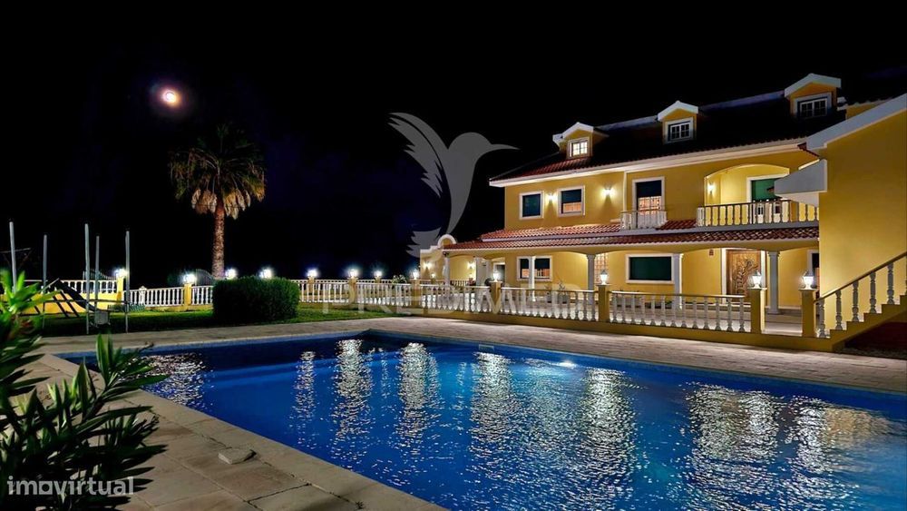 Magnífica Quinta T5 com piscina e terreno de 2,4H em Aveiras de Cim...