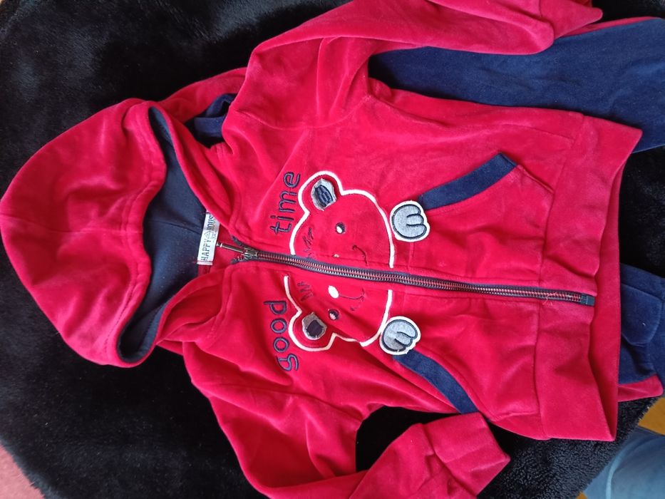 Śliczny dresik 98-104