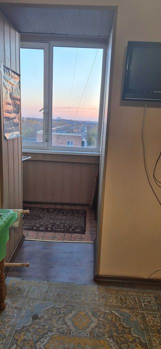 Продам однокімнатну квартиру у центрі  міста Шептицький