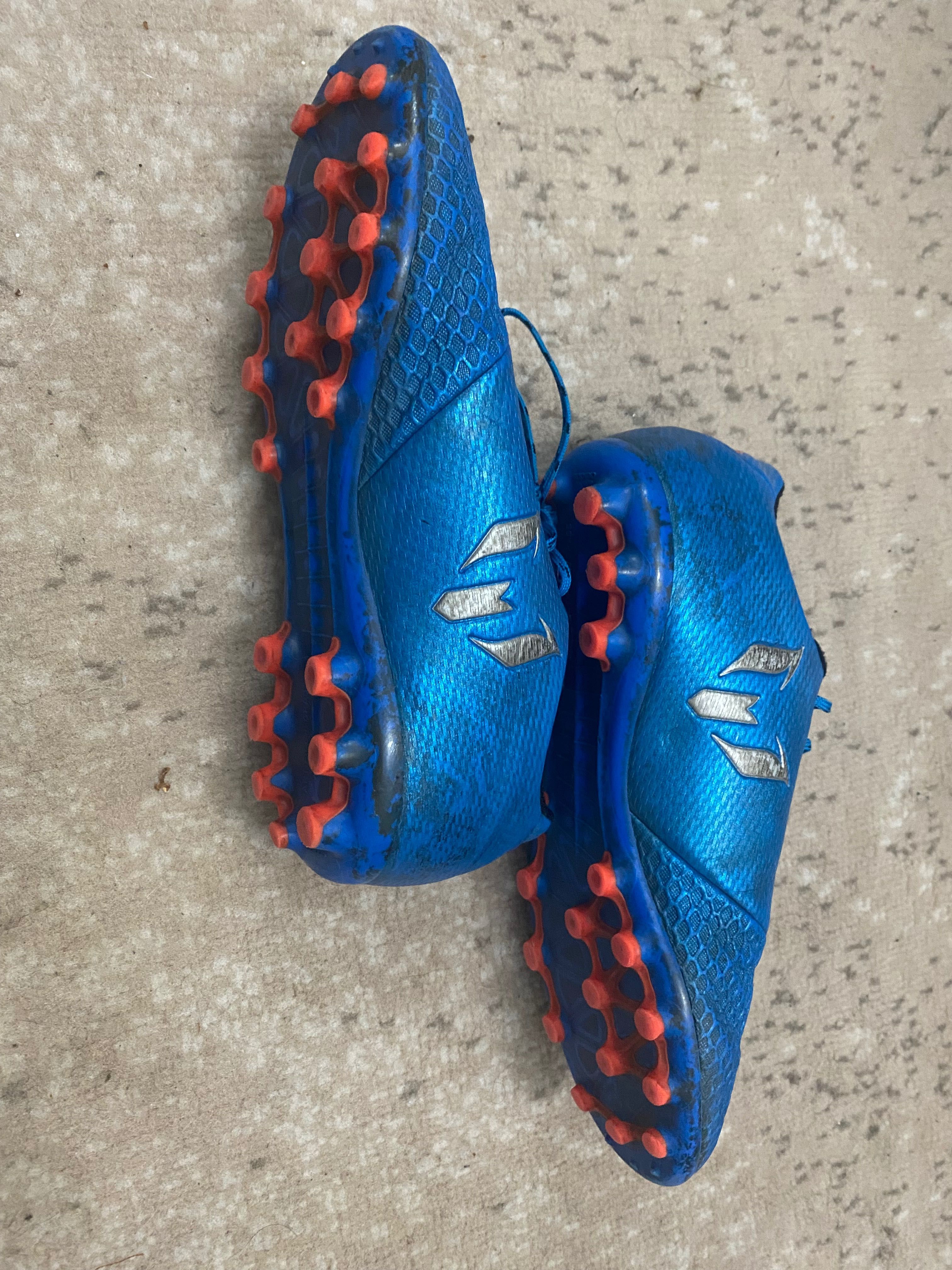 Chuteiras Adidas futebol 36