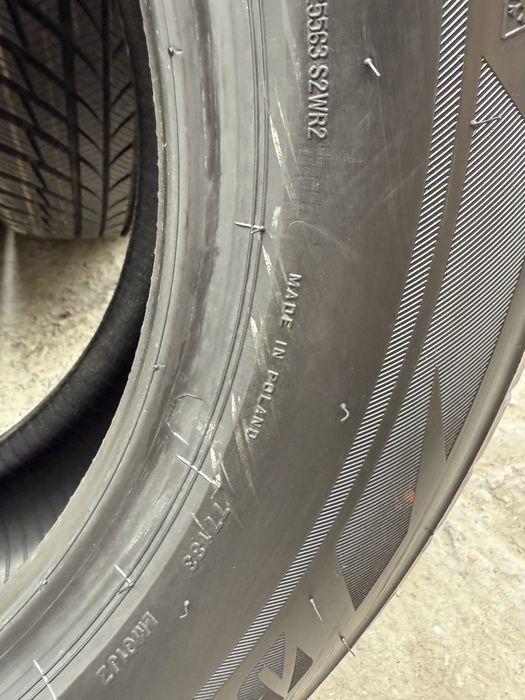 215/65R16 Bridgestone Blizzak LM001