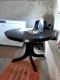 Drewniany stol czarny