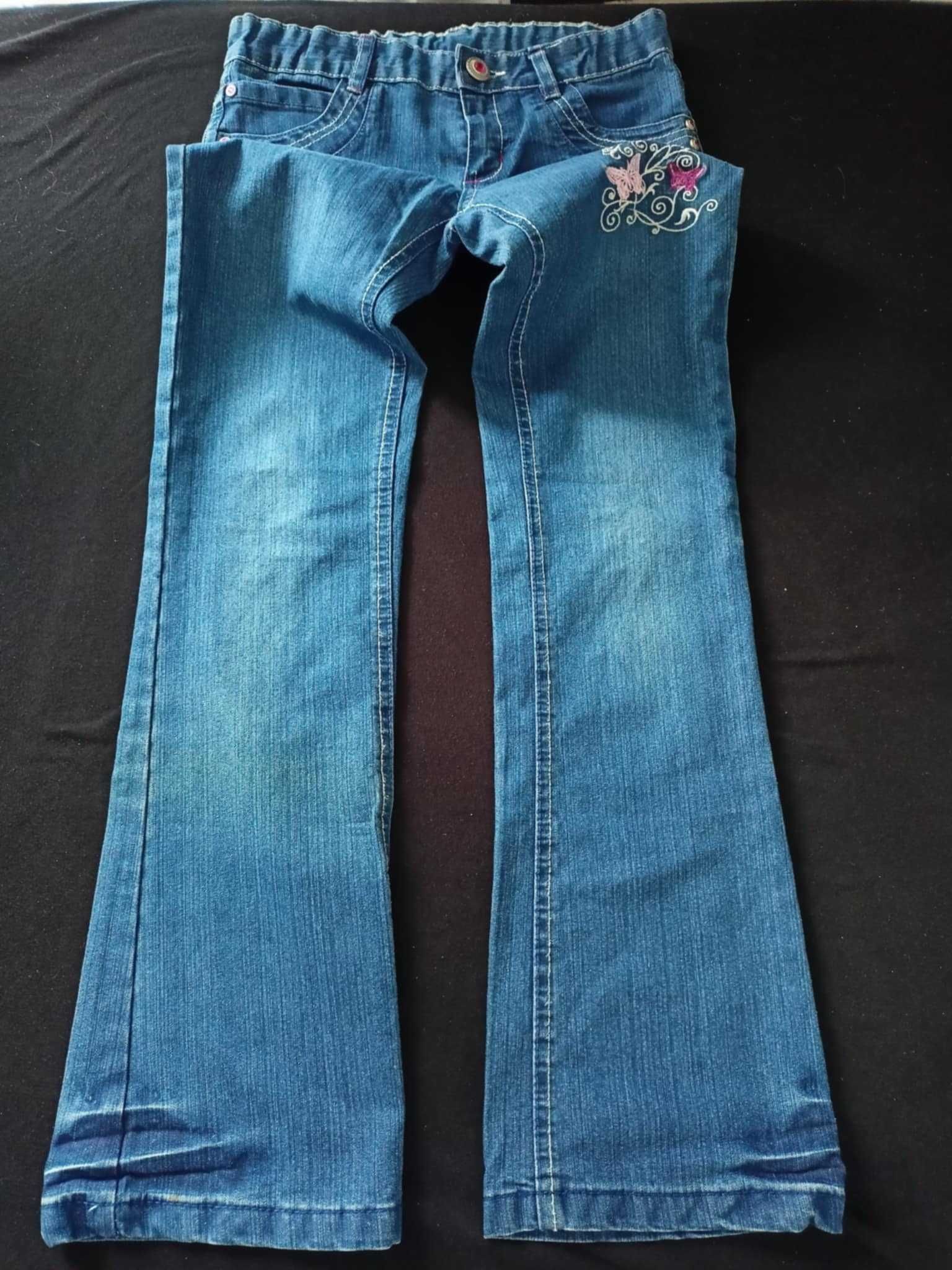 Jeansy z naszywkami