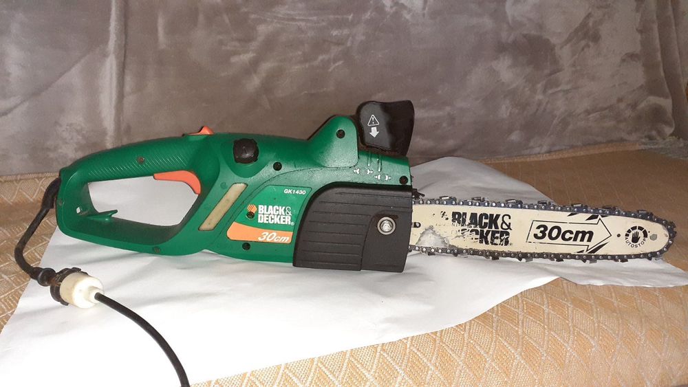 Цепная пила Black+Decker