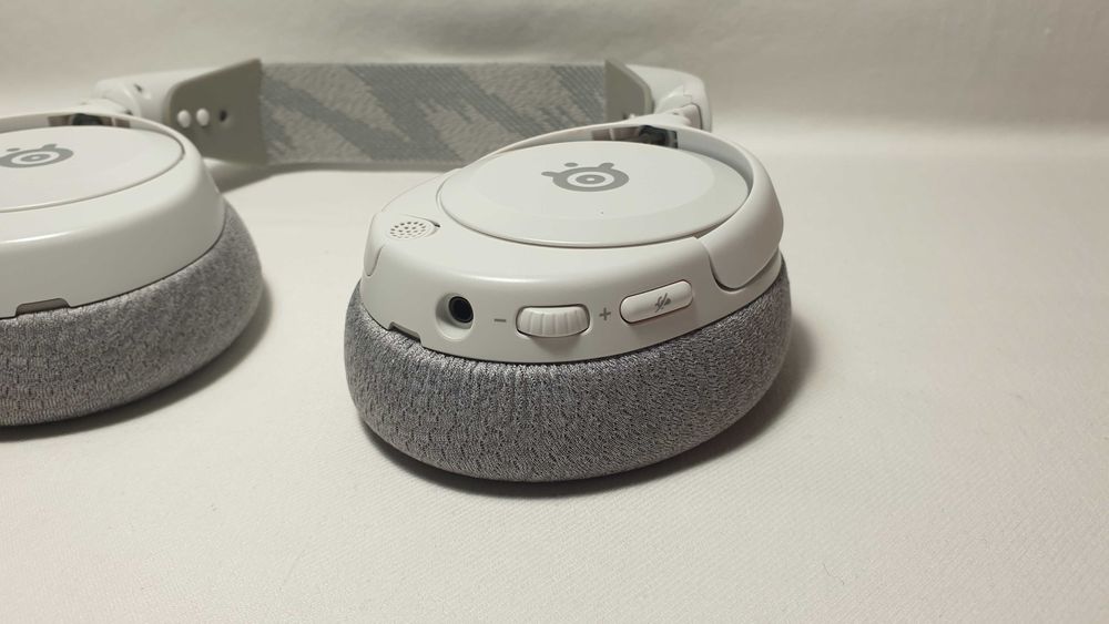 Słuchawki nauszne Steelseries Arctis Nova 1P- stan IDEALNY.