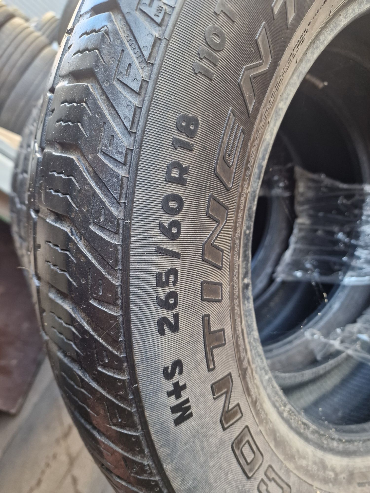 Летняя резина 265/60 R18 Continental LX