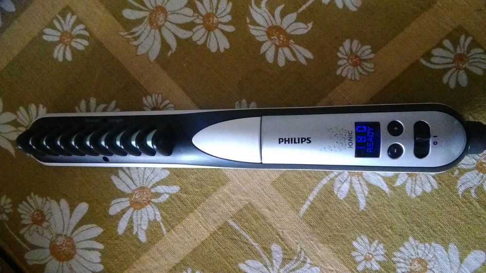 Продам выпрямитель для волос PHILIPS HP-8297. Состояние идеальное.