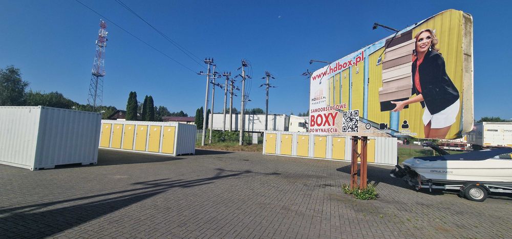 Box/garaż/schowek/komórka lokatorska na monitorowanym placu. na rowery