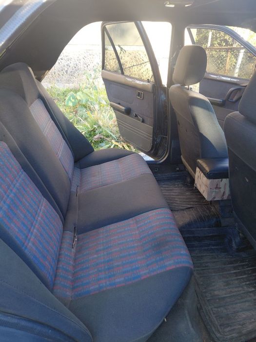 Продам авто Mazda 323 у гарному стані