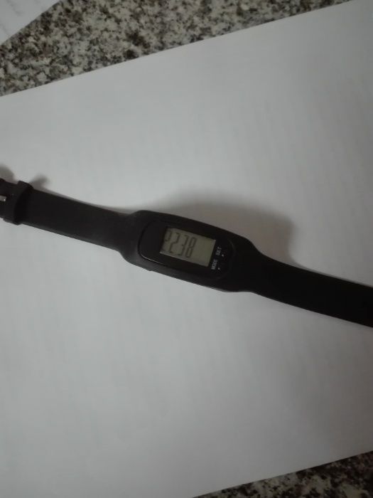 Very Simple Pedometer and Calorie Counter Watch64309721820162124