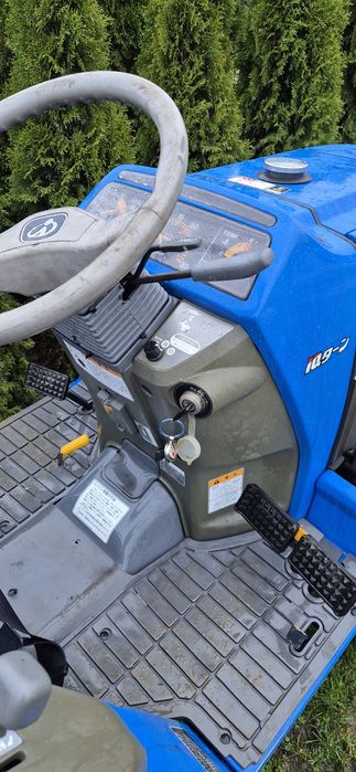 Japoński traktorek ISEKI SIAL 153 z glebogryzarką i plugiem